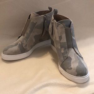 Linea Paola wedge sneaker